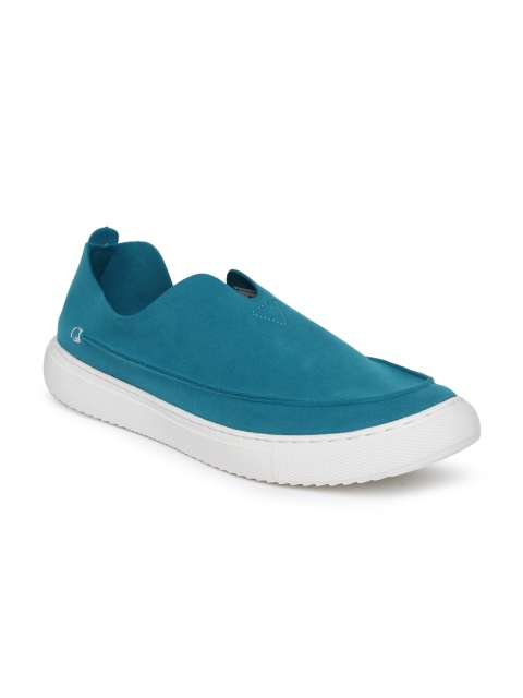 wildcraft slip ons