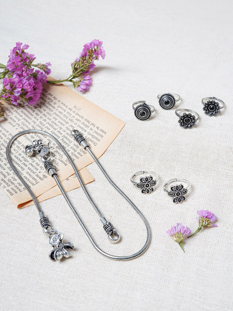 TEEJH Set Of 3 Silver-Plated Anklets And Toe Rings