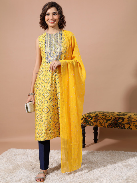 KETCH Bandhani Printed Regular Kurta with Palazzos & Dupatta