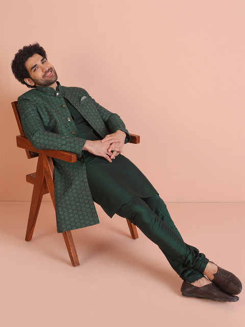 KISAH Men Woven-Design Indowestern Sherwani Set