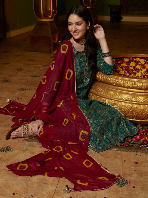 Sangria Green Ethnic Motifs Printed Gotta Patti Straight Kurta & Trouser With Dupatta