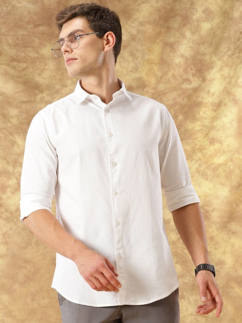 INVICTUS Original Slim Fit Spread Collar Cotton Casual Shirt