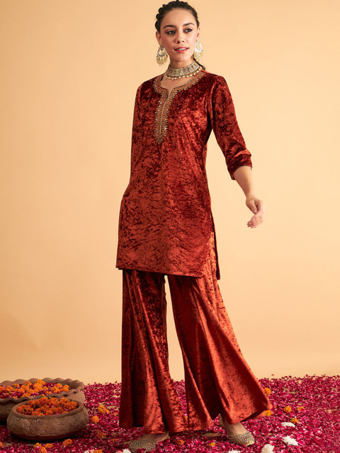 Shae by SASSAFRAS Floral Embroidered Neck Sequinned Detail Velvet A-Line Kurta - Image 4