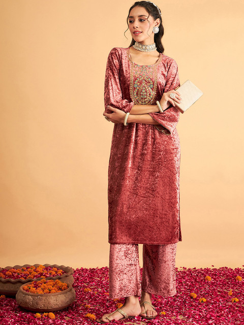 Shae by SASSAFRAS Pink Floral Yoke Design Velvet Thread Work Flared Sleeves Kurta