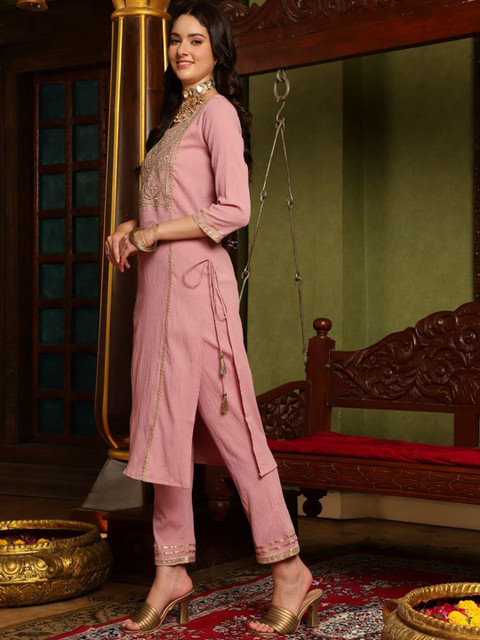Sangria Mauve Ethnic Motifs Embroidered Sequinned Straight Kurta With Trouser & Dupatta - Image 5
