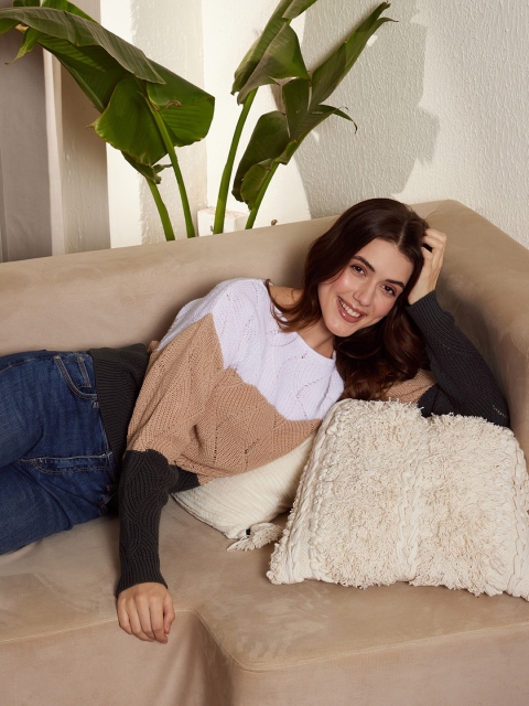 Berrylush White & Brown Colourblocked Tound Neck Acrylic Pullover Sweater - Image 6