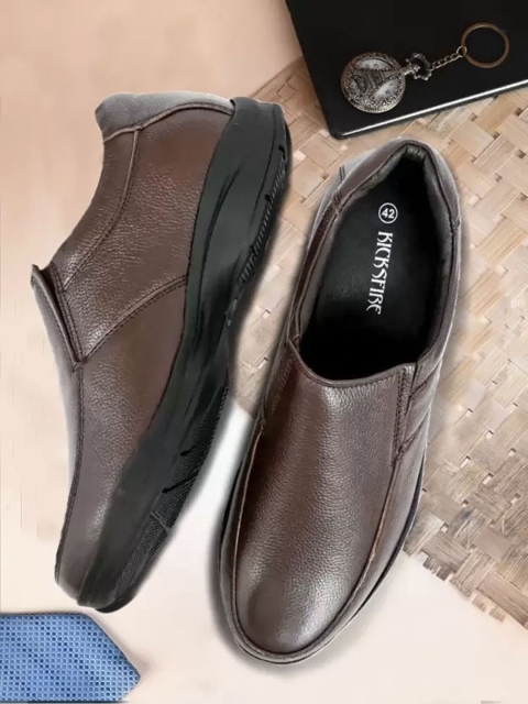 KICKSFIRE Men Textured Leather Waterproof Lining Slip-On Sneakers