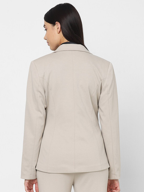 Vero Moda Notch Lapel Collar Single-Breasted Blazer - Image 4