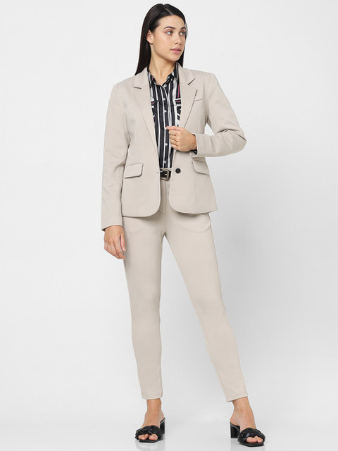 Vero Moda Notch Lapel Collar Single-Breasted Blazer - Image 5