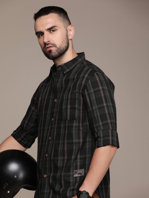 Roadster Men Relaxed Checked Regular Casual Pure Cotton Shirt