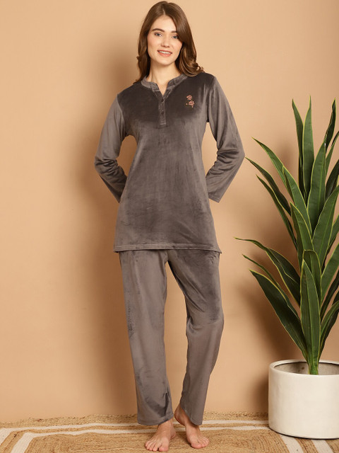 Aerowarm Mandarin Collar Long Sleeves Velvet Top With Pyjamas
