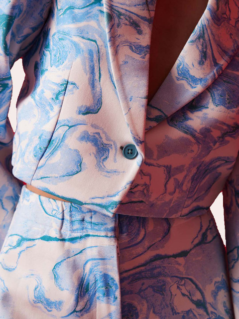 Muvazo Floral Printed Single Breasted Crop Blazer - Image 2