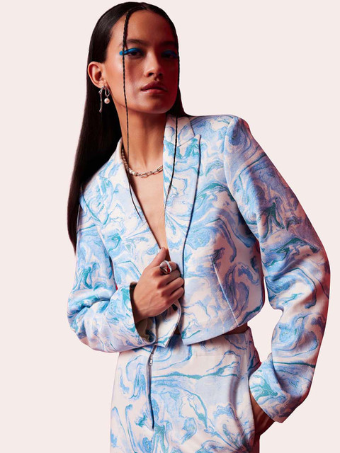 Muvazo Floral Printed Single Breasted Crop Blazer - Image 4