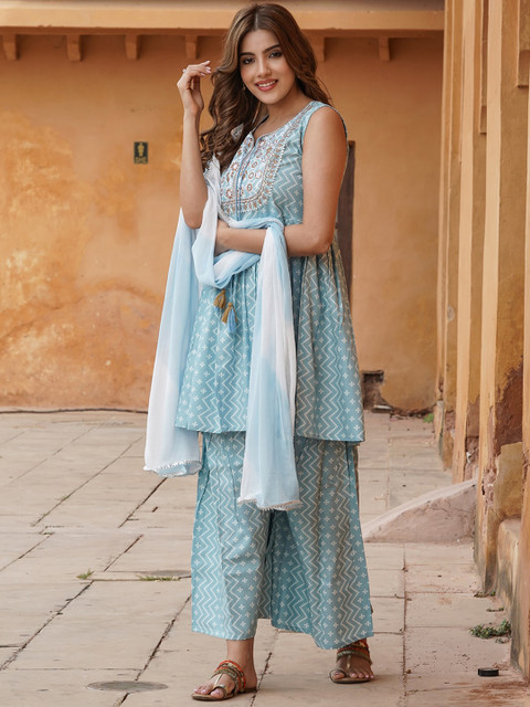 KALINI Geometric Printed Regular Gotta Patti Kurta & Sharara With Dupatta - Image 4
