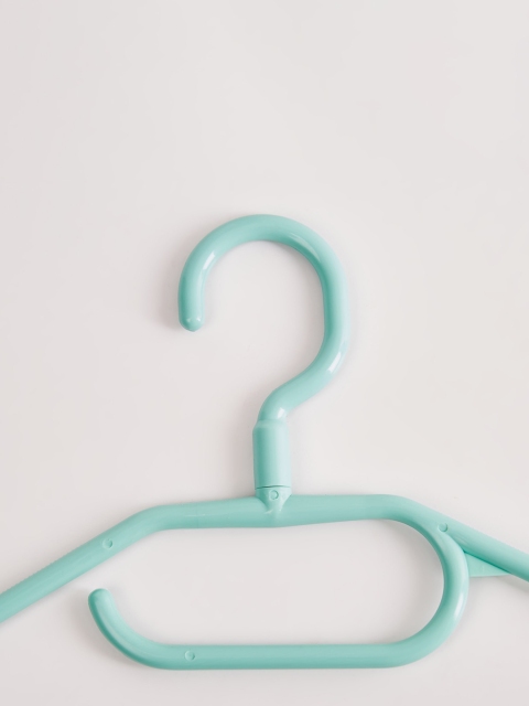 Home Centre Winston Elora Green 10 Pieces Polypropylene Clothes Hangers - Image 5