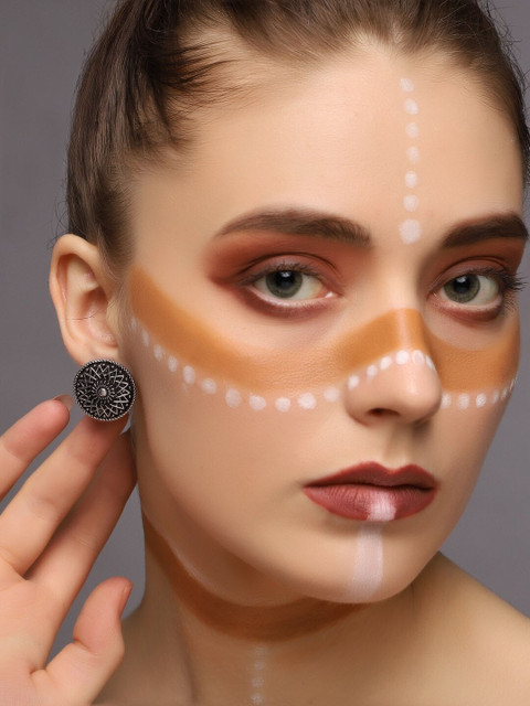 VENI Silver-Plated Contemporary Oxidised Studs Earrings - Image 4