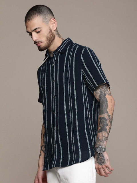 WROGN Men Pure Cotton Slim Fit Striped Casual Shirt - Image 3