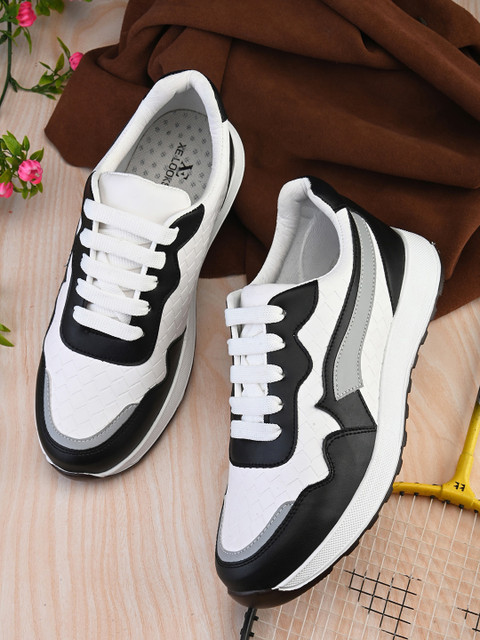 Home niche-market02 46 f31cc799 6fc7 4ff4 b475 1f2eaff88fbc1701179633493XELooksWomenBlackSneakers1
