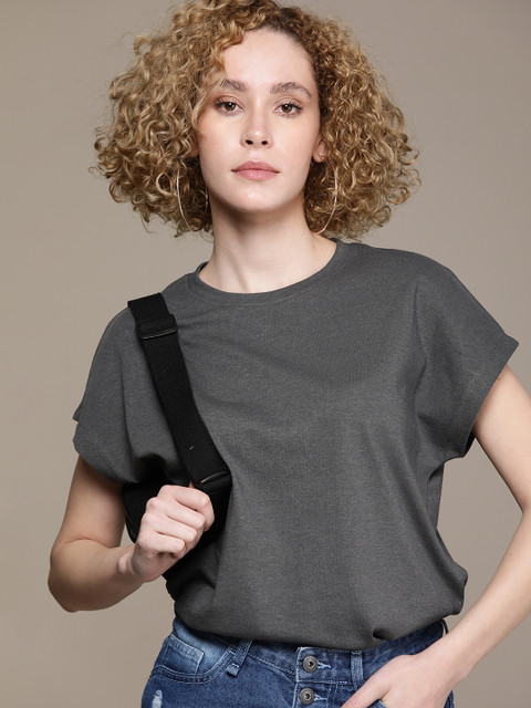 The Roadster Life Co. Extended Sleeves T-shirt