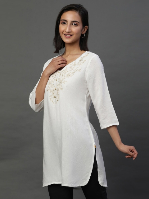 AURELIA Floral Embroidered V-Neck Straight Kurti - Image 4