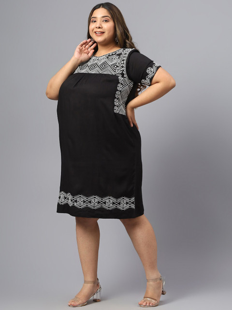 SAAKAA Plus Size Geometric Embroidered Round Neck Gathered Cotton A-Line Dress - Image 4