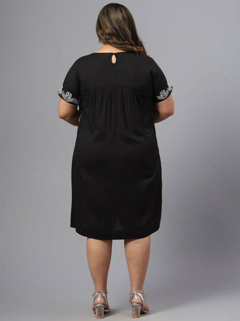 SAAKAA Plus Size Geometric Embroidered Round Neck Gathered Cotton A-Line Dress - Image 5