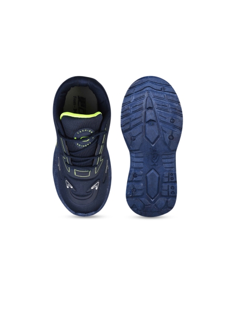 KATS Boys Textured Lightweight Memory Foam Insole Sneakers - Image 4