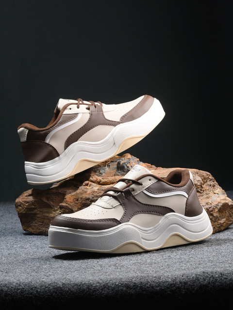 knoos Women Perforations Water Repellent Upper Mesh Sneakers