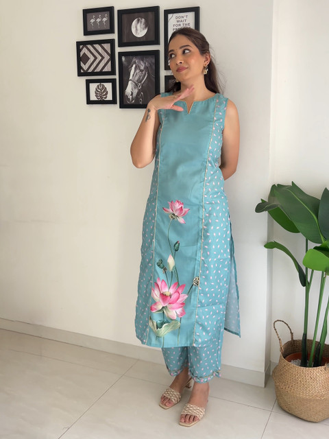 Ahalyaa Floral Printed Panelled Gotta Patti Kurta with Trousers
