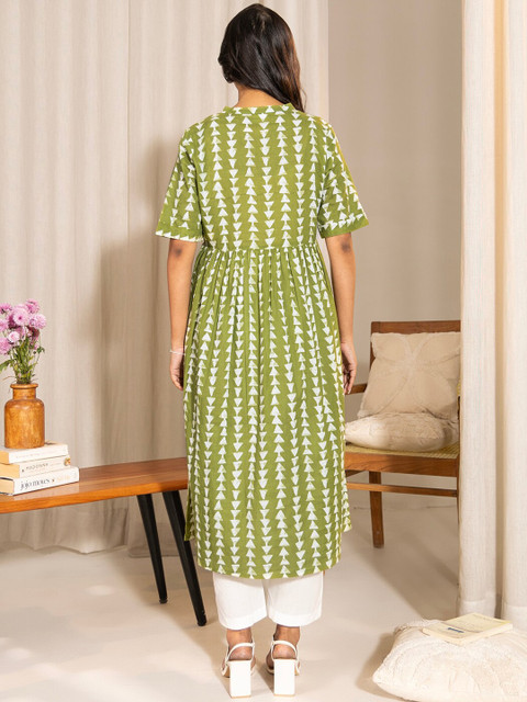 Janasya Cotton Block Printed Gathered Maternity Kurta - Image 4