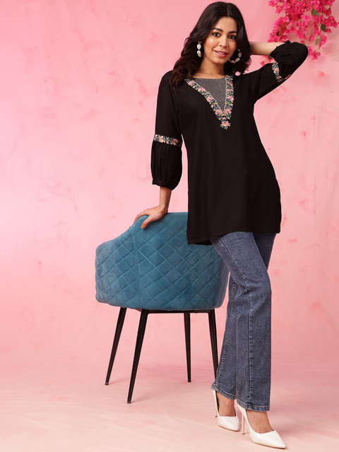 Anouk Floral Embroidered Round Neck Thread Work Straight Short Kurti