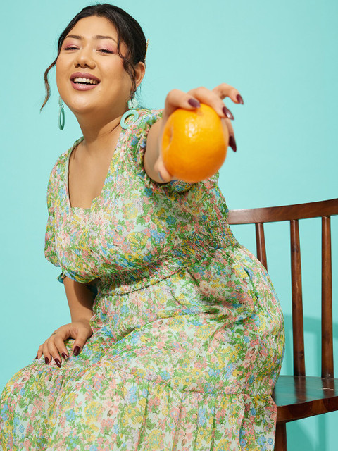 QUIERO MAS Plus Size Floral Printed Cuffed Sleeves Georgette Tiered Maxi Dress - Image 7