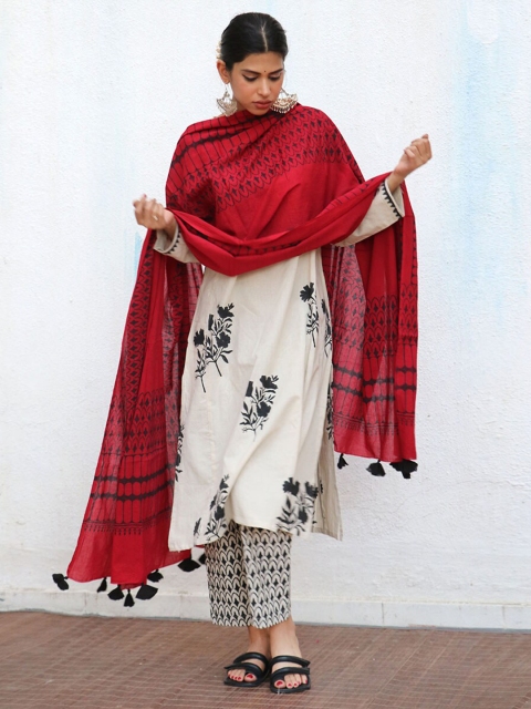 Chidiyaa Ethnic Motifs Block Printed Pure Cotton Dupatta - Image 6