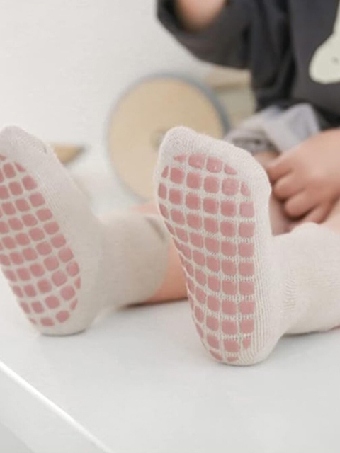 iSWEVEN Kids Pack Of 5 Patterned Breathable Cotton Ankle-Length Socks - Image 4