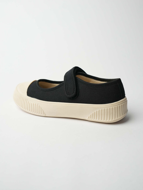 Theater Women Colourblocked Canvas Velcro Sneakers - Image 5