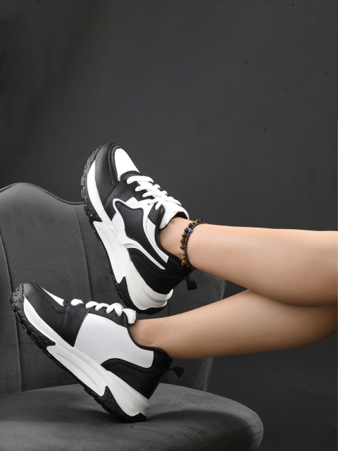 Vellinto Women Textured Lightweight Lace-Up Running Shoes - Image 7