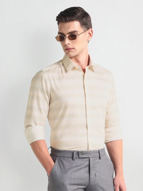 Arrow New York Manhattan Slim Fit Horizontal Striped Twill Weave Cotton Formal Shirt - Image 6