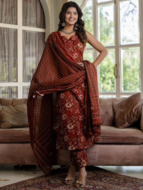 Nayo Floral Printed Sweetheart Neck Regular Pure Cotton Kurta With Trousers & Dupatta