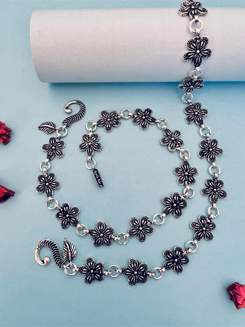 Sangria Silver-Plated Artificial Stones and Beads Anklet