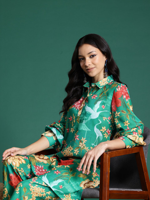 Sangria Women Floral Printed Kurta with Trousers