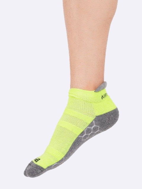 AIR GARB Pack of 3 Green Performance Sports Low Ankle Colourblocked Socks - Image 3
