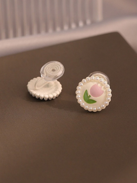 MYKI Gold-Plated Contemporary Studs Earrings - Image 4