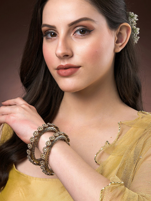 KARATCART Set of 2 Gold-Plated Pearl-Beaded Antique Bangles - Image 5