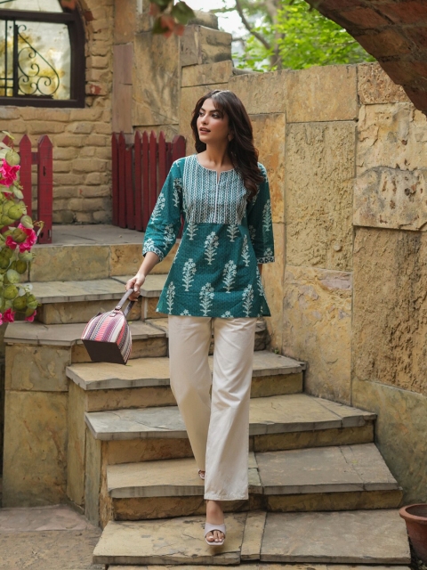 Rain & Rainbow Ethnic Motifs Printed V-Neck Pure Cotton Straight Kurti - Image 7