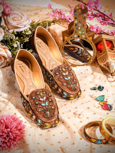 JM Looks Embellished Square Toe Mojaris