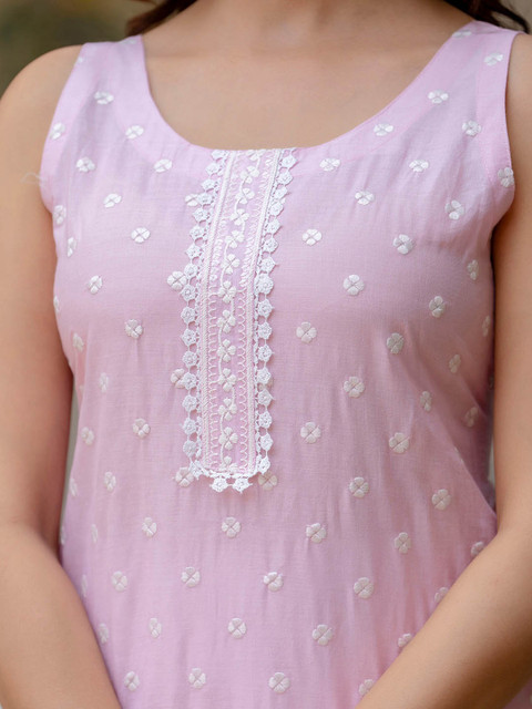 Anouk Women Floral Embroidered Thread Work Floral Kurta - Image 2