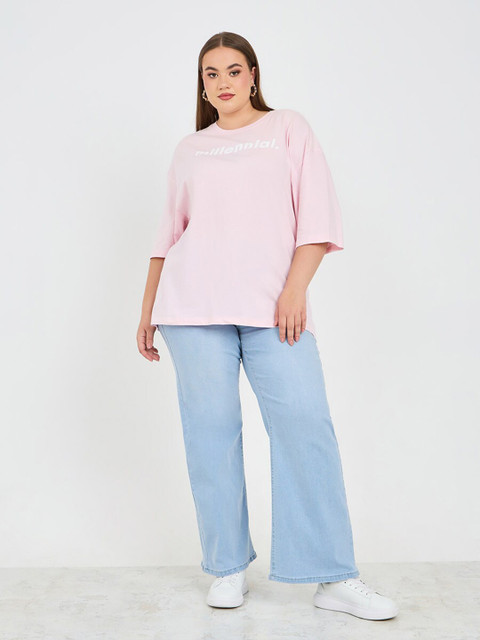 Styli Plus Size Typography Printed Cotton Round Neck Drop-Shoulder Sleeves T-shirt - Image 4