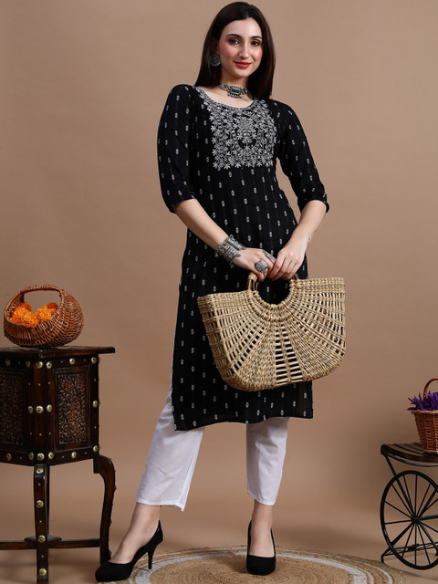 GLOWWORLD Floral Embroidered Straight Kurta - Image 6