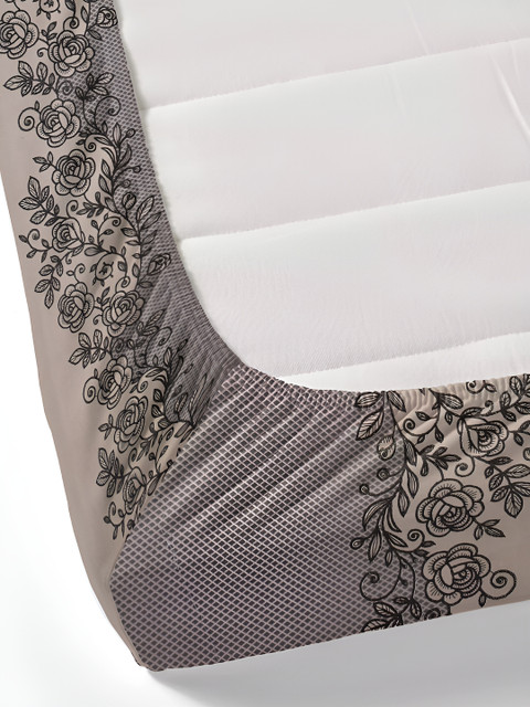 DREAM WEAVERZ Grey Floral 260 TC Double King Fitted Bedsheet with 2 Frill Pillow Covers - Image 6