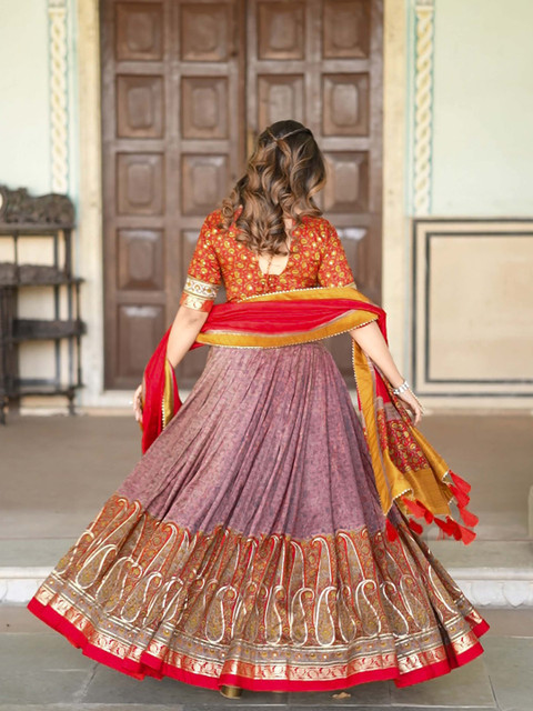 LOOKNBOOK ART Printed Foil Printed Semi-Stitched Lehenga & Unstitched Blouse With Dupatta - Image 3